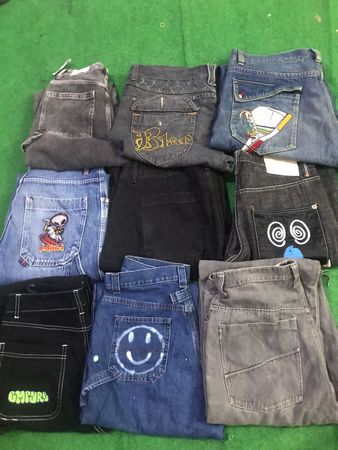 Mélangez les menuisiers et les baggy.