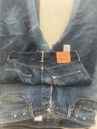 501 levis jeans