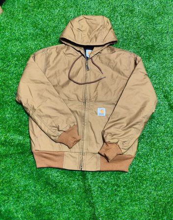 Veste rework Carhhart choisie sur mesure.