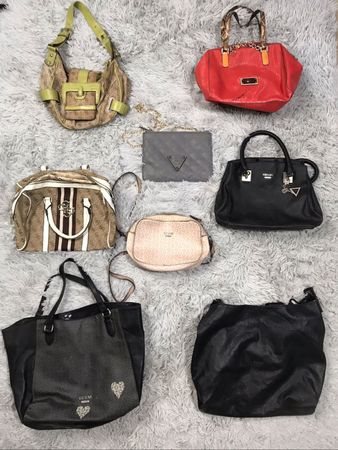 Des sacs de marque Guess
