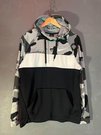 Hoodies de marque Nike, Adidas, Puma et Tommy ---- 12 pièces