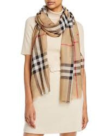 10 Écharpes Burberry