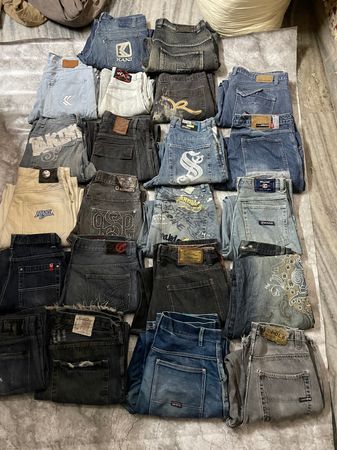 Jean brodé Y2K de marque - 22 pièces