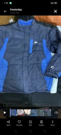 Ensemble de 48 pièces de vestes matelassées