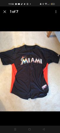 Majestic Base Ball jersey