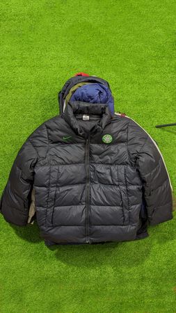 Doudounes Nike - 24 pièces