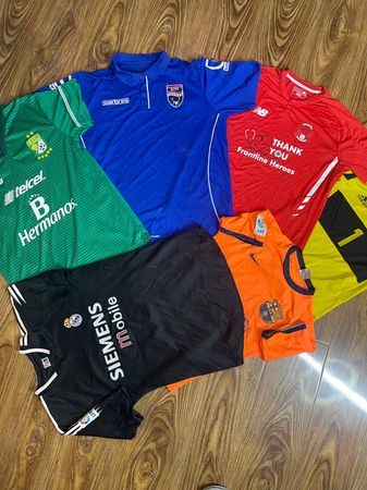 T-shirts de football de marque