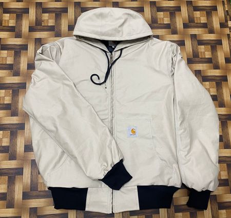 カーハートのリワークスタイルジャケット