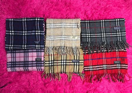 Y2k clueless Burberry mufflers