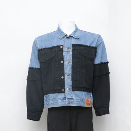 Veste en denim brodée upcyclée