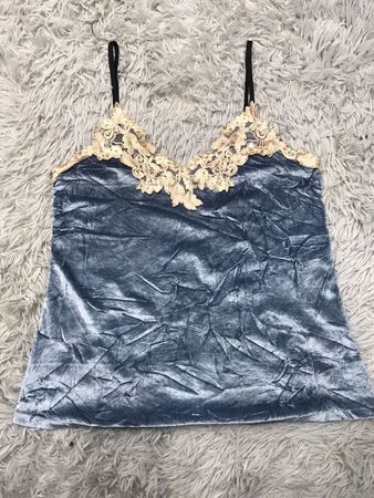 Schöne Schnürsenkel und stylisches Oberteil