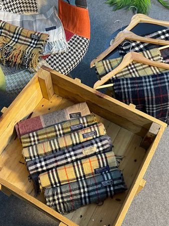 Burberry-Schals - 20 Stück