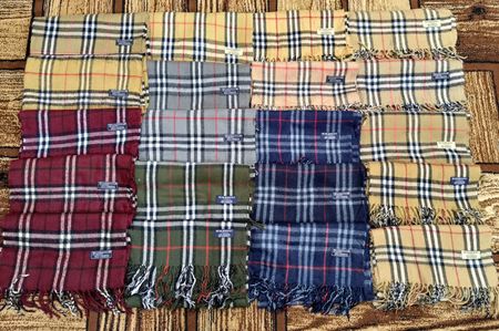 Y2K AHNUNGSLOS BURBERRY BEIGE SCHALS