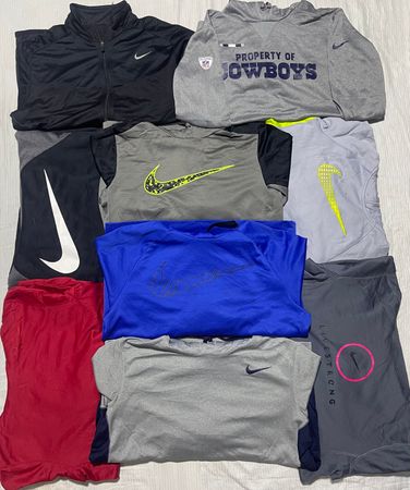 Nike Sweat-shirts à capuche et zippés intégralement 20 pièces :40:
