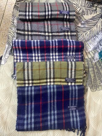 Écharpes Burberry - Mélange de 10 pièces