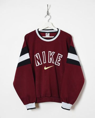 Felpa Nike in stile vintage classico.