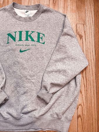 Nike Vintage Aesthetic NIKE Sweatshirts