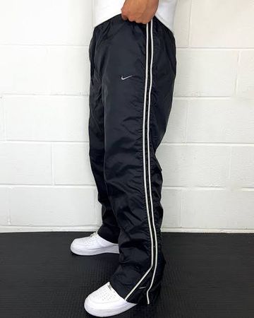 Klassische Nike Trainingshose