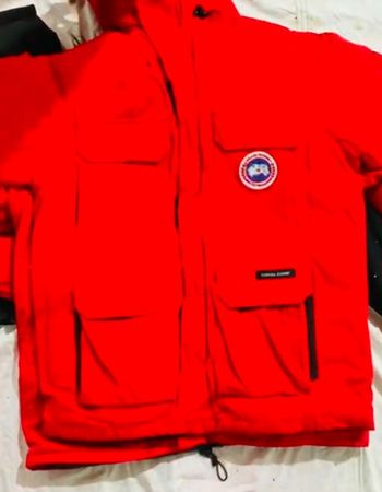 カナダグースパーカ