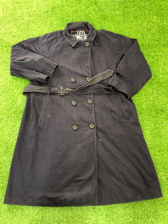 Manteau Trench Burberry 30 pièces (MA 22)