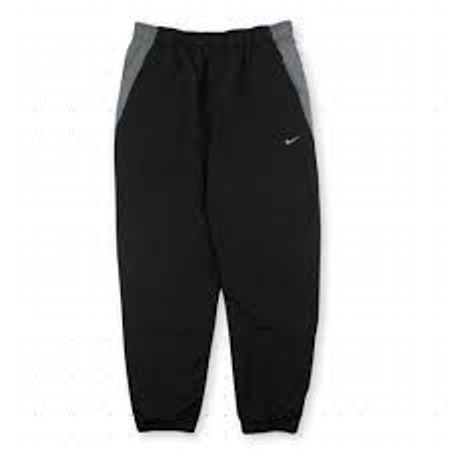 本物のNikeトラックパンツ