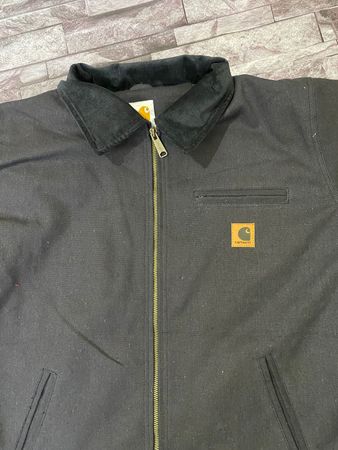 ビンテージ カーハート リワークスタイル カーハート デトロイトジャケット。  
色：ブラック