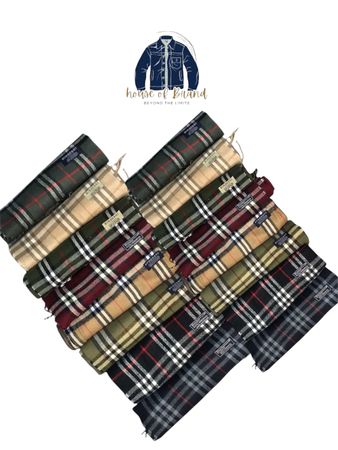 100 pièces d'écharpes Burberry Y2k