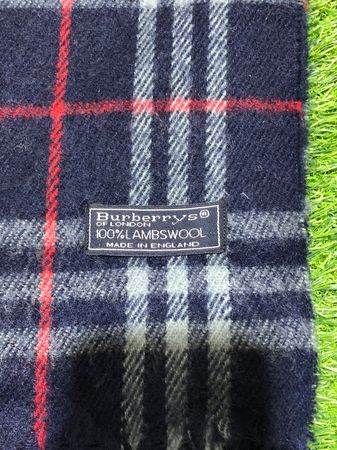 Écharpes Burberry Muffler 25 pièces