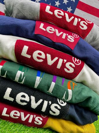 Levi's sweatshirts 26 pieces