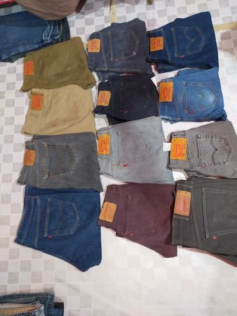 ID 43  LEVI, S 501  TOTAL 14 PIECES