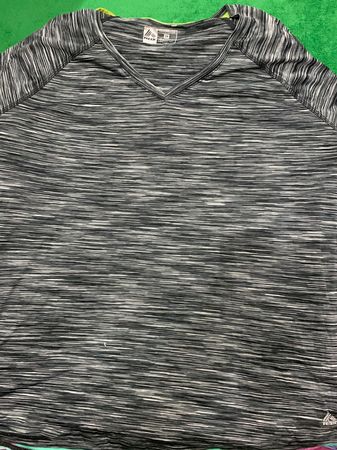 Damen T-Shirts 66 Stück