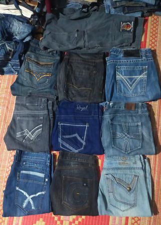 JEANS NON MARQUÉS TOTAL 13 PIÈCES (ID 32)