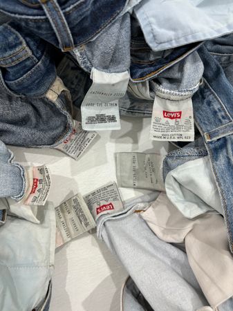 Jeans Levi's 501 avec étiquette en papier 20 pièces (A-19)
