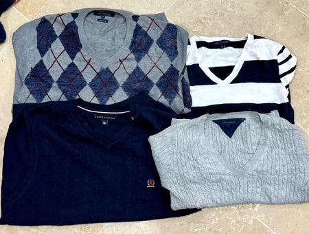 Pull à col en V Tommy Hilfiger 15 pièces
