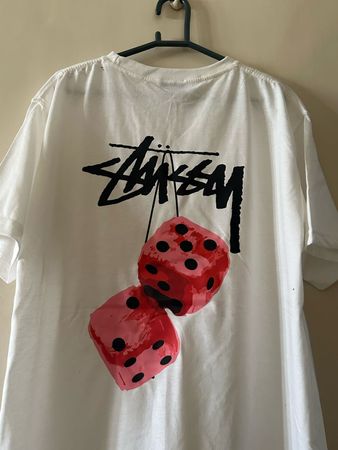 stussy rework style t-shirts blancs avec dés en fausse fourrure, 20 pièces