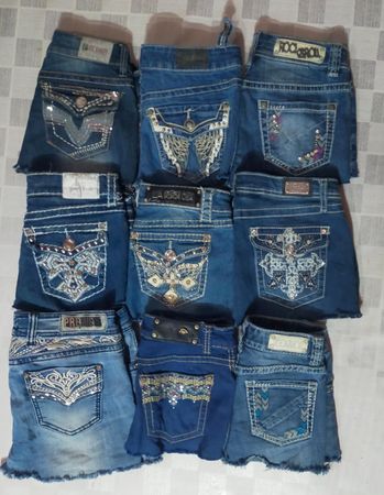 VIGOSS AND OTHER MIX BRANDS  WOMEN WEAR  MINI SKIRTS TOTAL 12 PIECES (ID 391)