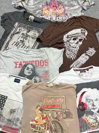 Gemischte Grafik-T-Shirts