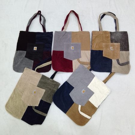 CR3977 Upcycled Carhartt Taschen - 25 Stück