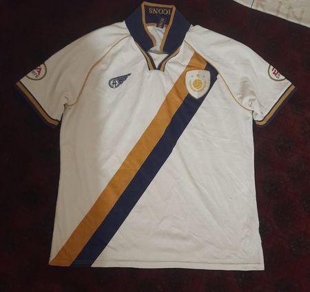 Football T-shirt mix  14 Pcs  B10