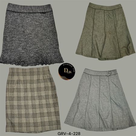 Y2K Essentials: The Perfect Wool Midi Skirt (GRV-4-228)