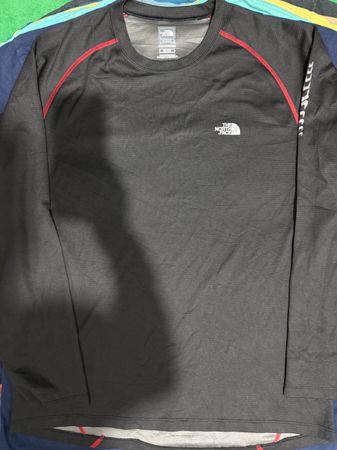 The north face And Patagonia T shirts 11 pieces