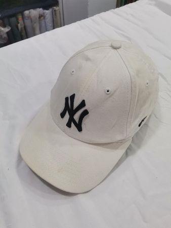 Lot de casquettes New York Yankees & Los Angeles Dodgers - Vintage & Streetwear 28 pièces