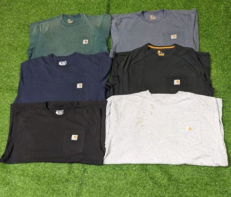 カーハートのTシャツ