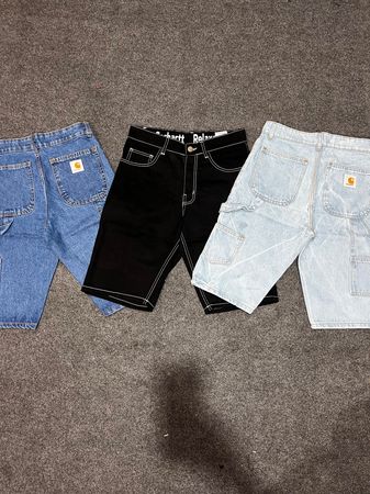 Shorts de style reworking Carhartt sélectionnés à la main / T-shirts de style reworking Stüssy