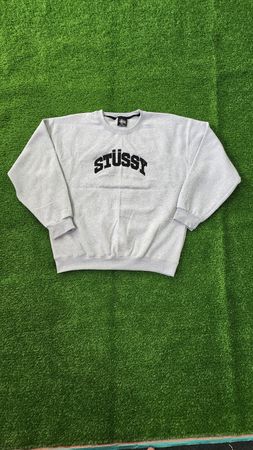 Sweatshirts de style retravaillé Stussy