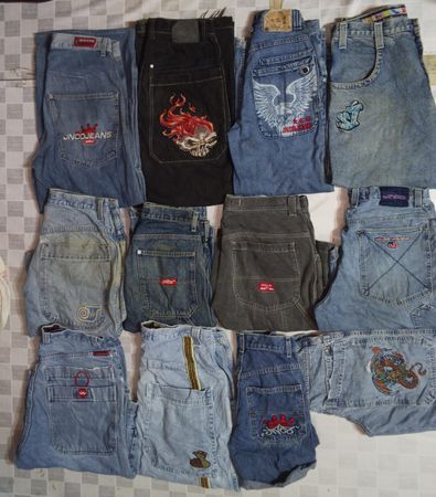 JINCO 4 JEANS AND 8 SHORTS (ID 1047)