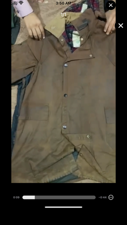 Chaqueta Barbour personalizada a mano y chaqueta Carhartt modificada.