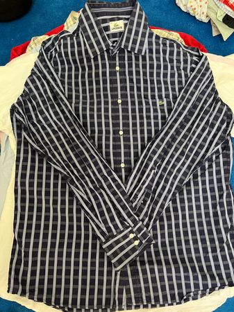 ラコステのシャツ