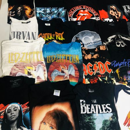 Lot de 30 t-shirts imprimés