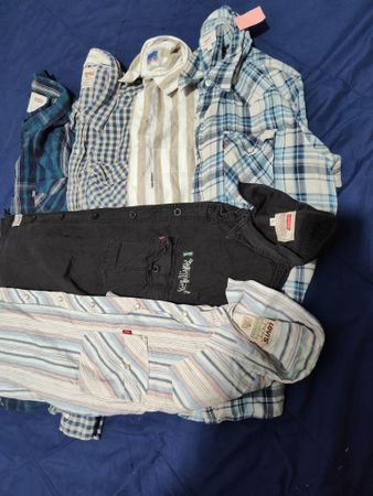 Levi's Mens Button Shirts 13 pcs